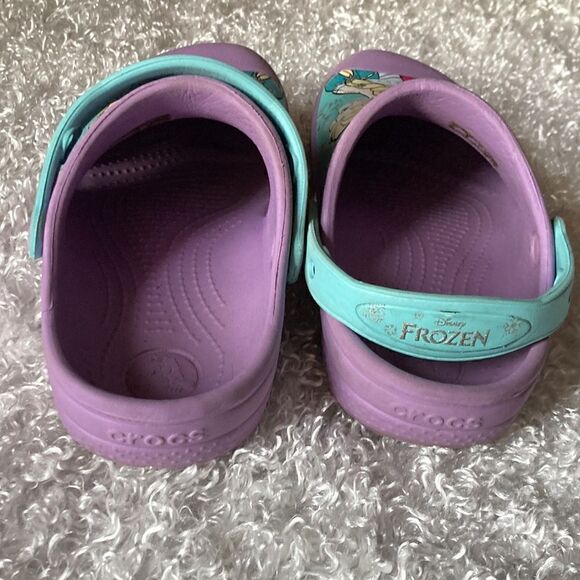 Crocs Girls Shoes Disney Frozen Crocs Clogs - Picture 5 of 8